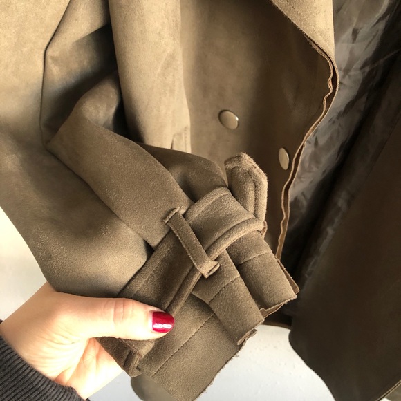 OLIVE FAUX SUEDE OVERSIZED BOYFRIEND JACKET - Picture 14 of 16